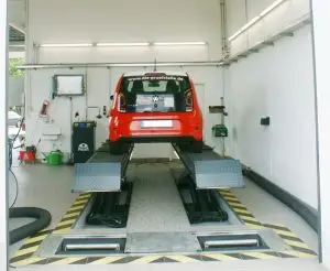 Auto auf dem Prüfstand